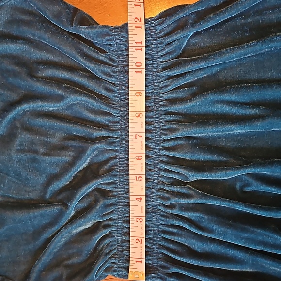 Yumi Velvet Dress - Picture 7 of 9